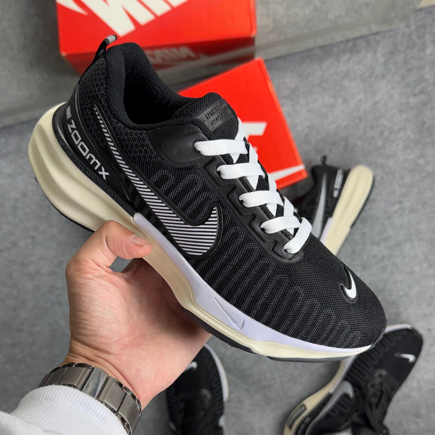 Tênis Nike Invincible Run - Linha Basic