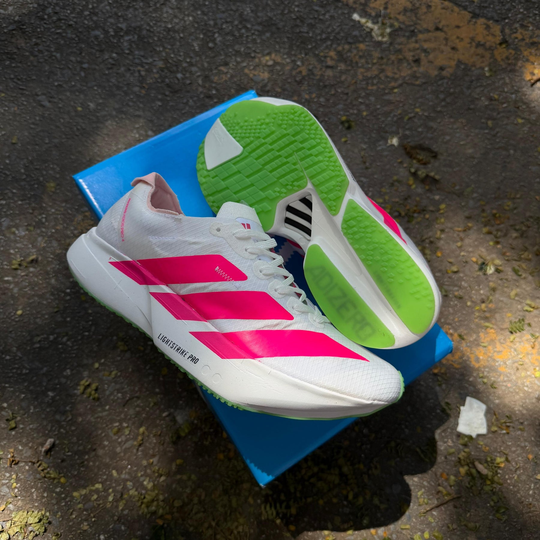 Tênis Adidas Adizero Adios Pro 4 - Branco / Pink / Verde