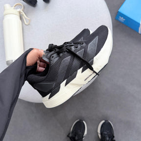Tênis Adidas Adizero Adios pro 4 - Preto / Branco