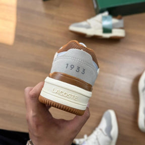 Tênis Lacoste Tenning 1933 - Branco / Caramelo