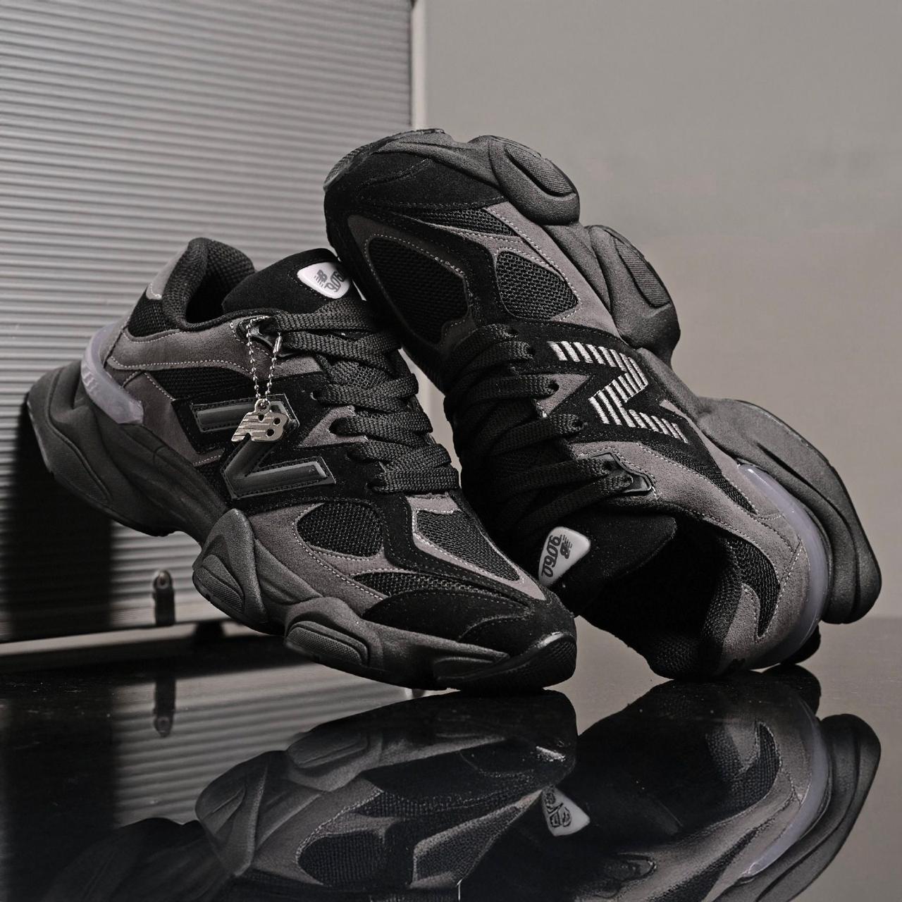 Tênis New Balance 9060 - Preto / Cinza Chumbo